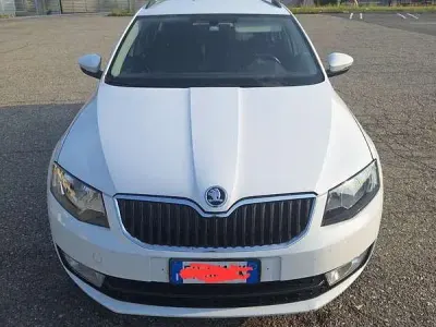 Usata Skoda Octavia Executive 110 CV (80 kW) 2017 Bianco Station wagon