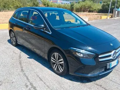 Usata Mercedes B180 116 CV (85 kW) 2021 Nero Utilitaria