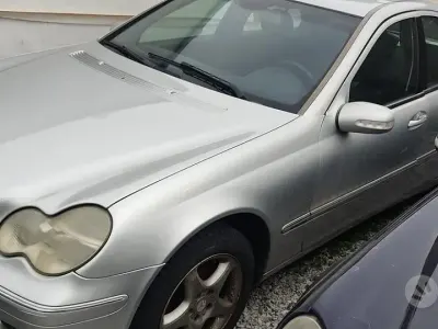 Usata Mercedes C220 Elegance 150 CV (110 kW) 2004 Grigio Berlina
