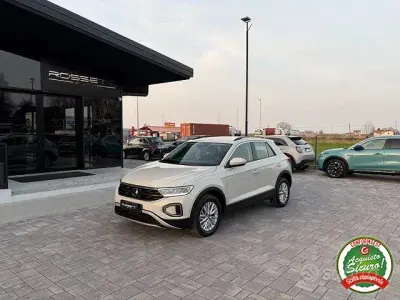Usata VW T-Roc 110 CV (80 kW) 2023 Beige SUV