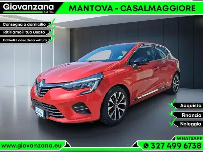 Usata Renault Clio V Intens 101 CV (74 kW) 2023 Orange valencia Berlina