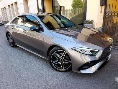 Usata Mercedes A200 Premium 150 CV (110 kW) 2023 Grigio medio met Berlina