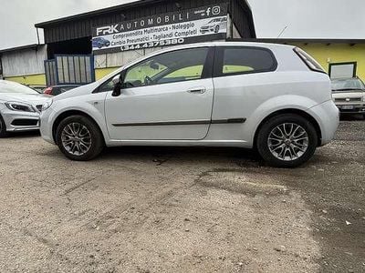 Usata Fiat Punto Active 60 CV (44 kW) 2011 Utilitaria