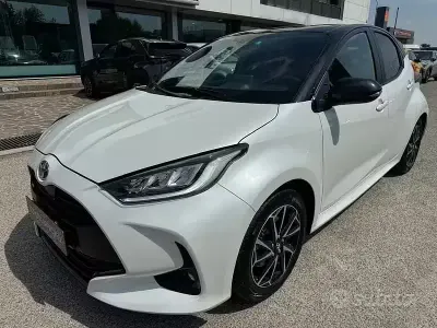 Usata Toyota Yaris Hybrid Lounge 115 CV (84 kW) 2022 Berlina