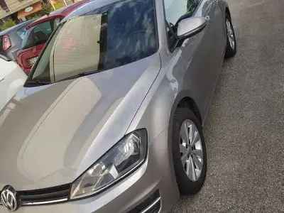 Usata VW Golf VII Executive 110 CV (80 kW) 2015 Argento Berlina