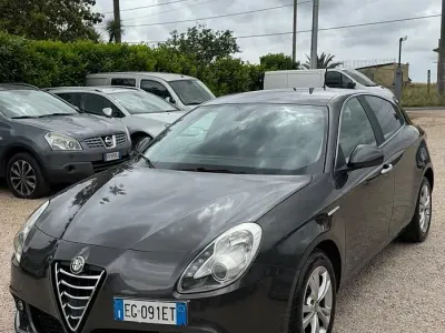 Gebraucht Alfa Romeo Giulietta Progression 105 PS (77 kW) 2011 Grau Kleinwagen