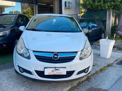 Usata Opel Corsa Club 75 CV (55 kW) 2010 Bianco Utilitaria