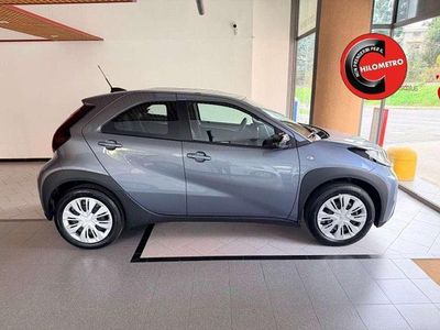 Usata Toyota Aygo X Active 72 CV (52 kW) 2024 Grigio SUV