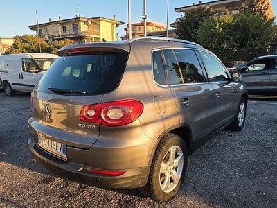 Usata VW Tiguan 140 CV (102 kW) 2009 Grigio SUV