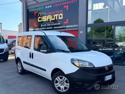 Usata Fiat Doblò Lounge 90 CV (66 kW) 2021 Bianco Monovolume