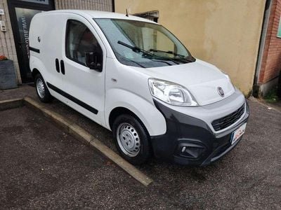 Begagnad Fiat Fiorino 80 HK (58 kW) 2018 Vit Minibuss