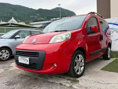 Begagnad Fiat Qubo Trekking 95 HK (69 kW) 2011 Röd Minibuss