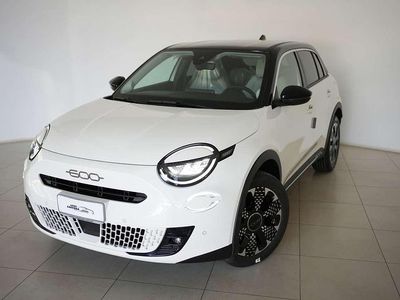 Nuova Fiat 600 La Prima 101 CV (74 kW) 2025 Bianco+tetto nero SUV