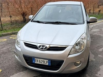 Usata Hyundai i20 Edition 75 CV (55 kW) 2012 Grigio Berlina