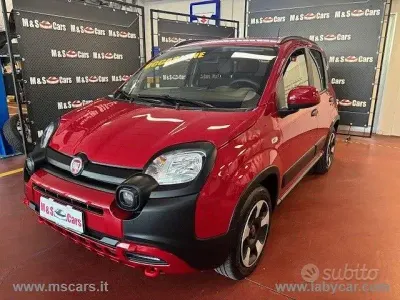 Usata Fiat Panda Cross Cross 69 CV (50 kW) 2024 Rosso Utilitaria