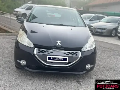 Usata Peugeot 208 Active 68 CV (50 kW) 2012 Nero Utilitaria