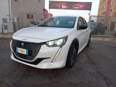 Usata Peugeot 208 Allure 56 kW (77 CV) 2021 Bianco Utilitaria