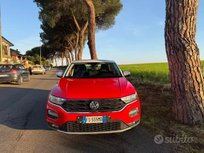 Usata VW T-Roc Style 116 CV (85 kW) 2018 Rosso SUV