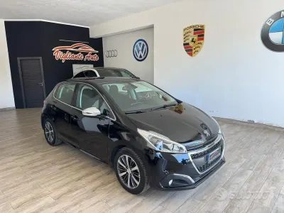 Begagnad Peugeot 208 GT-line 100 HK (73 kW) 2017 Svart Halvkombi