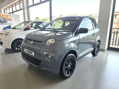 Nuova Aixam City Chic 2026 Verde giada/tetto nero Berlina