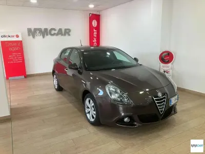 Usata Alfa Romeo Giulietta Business 105 CV (77 kW) 2015 Marrone Utilitaria