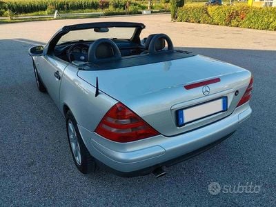 Usata Mercedes SLK230 193 CV (141 kW) 1998 Grigio Cabrio