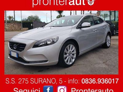 Usata Volvo V40 Momentum 120 CV (88 kW) 2016 Argento Berlina