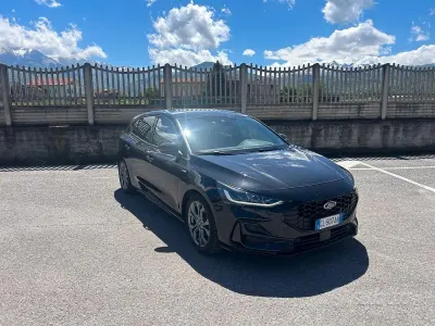 Usata Ford Focus ST-Line 120 CV (88 kW) 2022 Nero Berlina