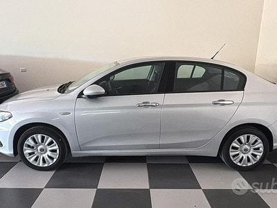 Usata Fiat Tipo Lounge 95 CV (69 kW) 2017 Grigio Berlina