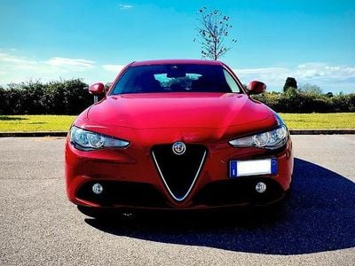 Usata Alfa Romeo Giulia 150 CV (110 kW) 2017 Rosso Berlina
