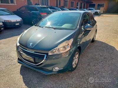 Usata Peugeot 208 82 CV (60 kW) 2013 Grigio Utilitaria