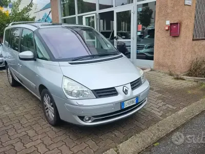 Usado Renault Espace Initiale Paris 175 CV (128 kW) 2011 Gris Monovolumen