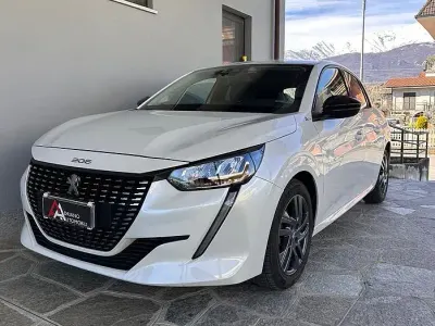 Usata Peugeot 208 Allure 75 CV (55 kW) 2022 Bianco Utilitaria