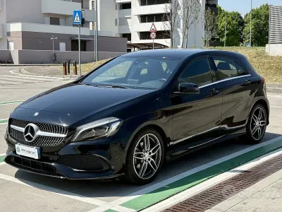 Usata Mercedes A180 Premium 109 CV (80 kW) 2015 Nero Utilitaria