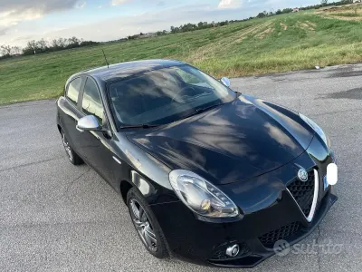 Usata Alfa Romeo Giulietta 120 CV (88 kW) 2017 Nero Utilitaria