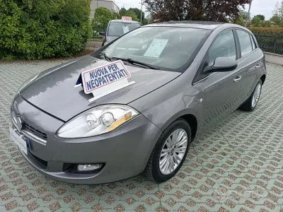 Usata Fiat Bravo Active 90 CV (66 kW) 2011 Grigio Utilitaria