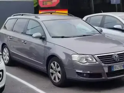 Usata VW Passat 140 CV (102 kW) 2006 Marrone Station wagon