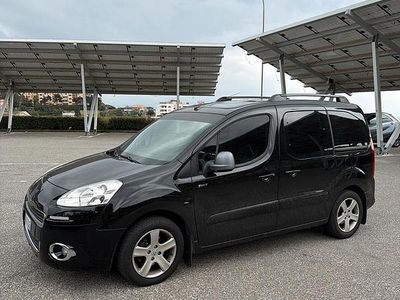 Usata Peugeot Partner Tepee 92 CV (67 kW) 2012 Nero Monovolume