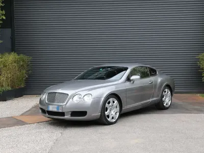 Usata Bentley Continental GT Mulliner 560 CV (411 kW) 2004 Argento Coupé