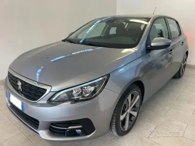 Usata Peugeot 308 GT-line 131 CV (96 kW) 2019 Grigio Berlina