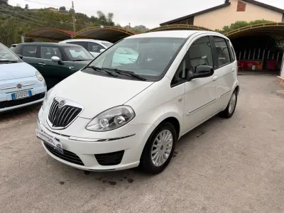 Usata Lancia Musa 95 CV (69 kW) 2012 Bianco Monovolume