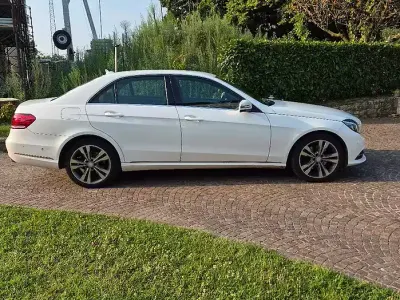 Usata Mercedes E220 170 CV (125 kW) 2015 Bianco Berlina