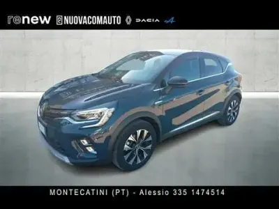 Usata Renault Captur Techno 145 CV (106 kW) 2024 Blu scuro SUV