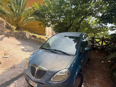 Usata Lancia Musa 90 CV (66 kW) 2006 Bluazzurro Monovolume