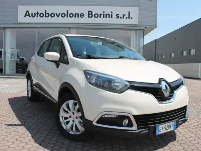 Usata Renault Captur 90 CV (66 kW) 2015 Beige SUV