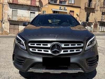 Grigio Usata 2019 Mercedes GLA200 Edition SUV | 22.900 € (Cara)