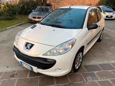 Usata Peugeot 206+ 68 CV (50 kW) 2012 Bianco Utilitaria