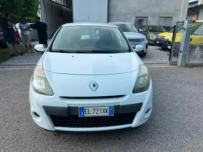 Usata Renault Clio IV Dynamique 75 CV (55 kW) 2012 Bianco Berlina