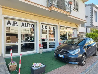 Usata Kia Rio 75 CV (55 kW) 2016 Grigio Utilitaria