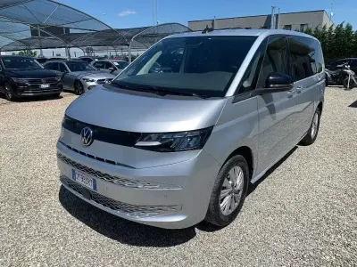 Usata VW Multivan Life 150 CV (110 kW) 2023 Grigio Monovolume